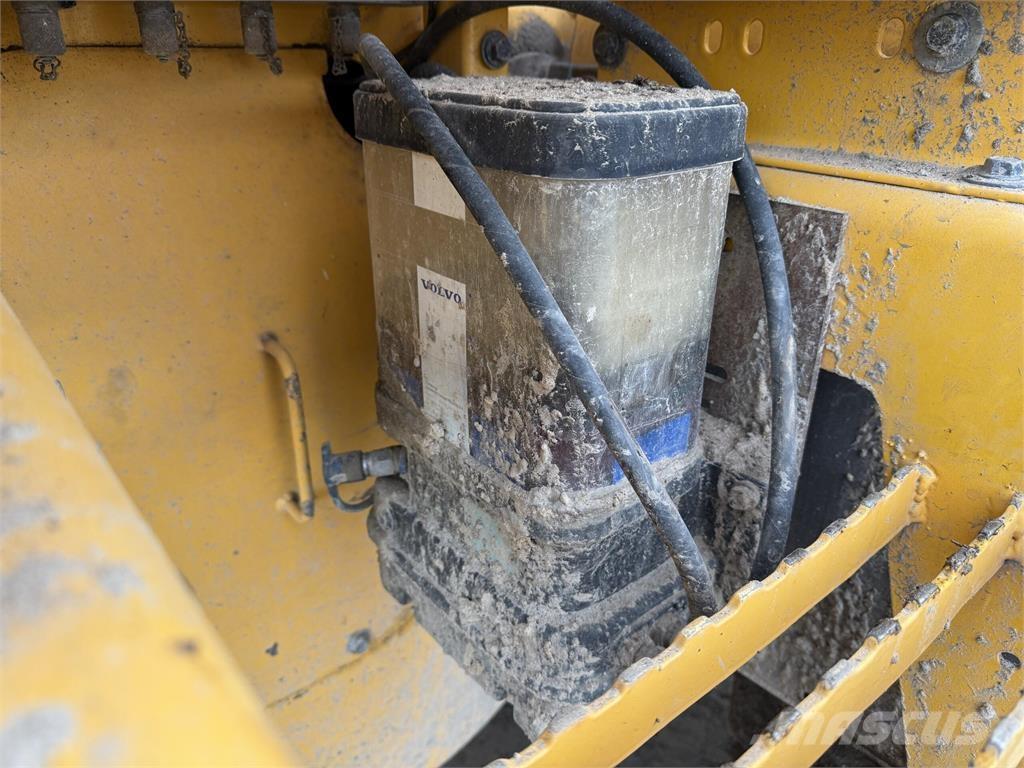 Volvo L120F 輪胎式裝載機