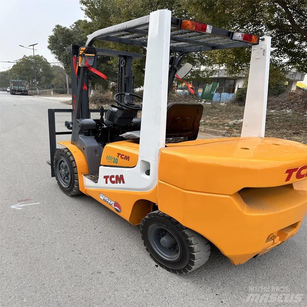TCM FD30ZT 柴油卡車