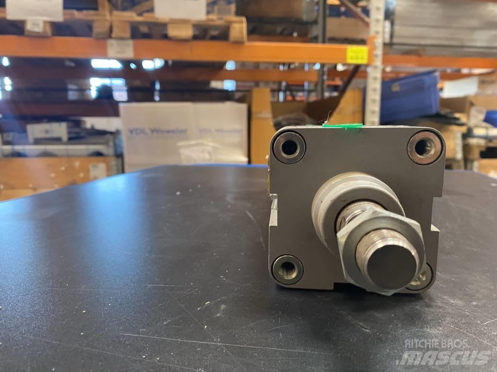  Pneumatic Cylinder 油壓