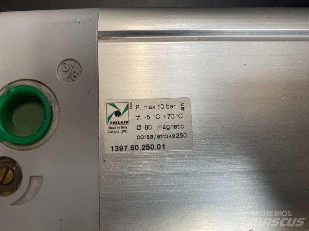  Pneumatic Cylinder 油壓
