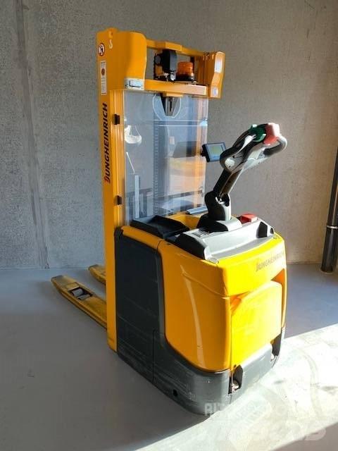 Jungheinrich ERC212 行走控制式堆積機