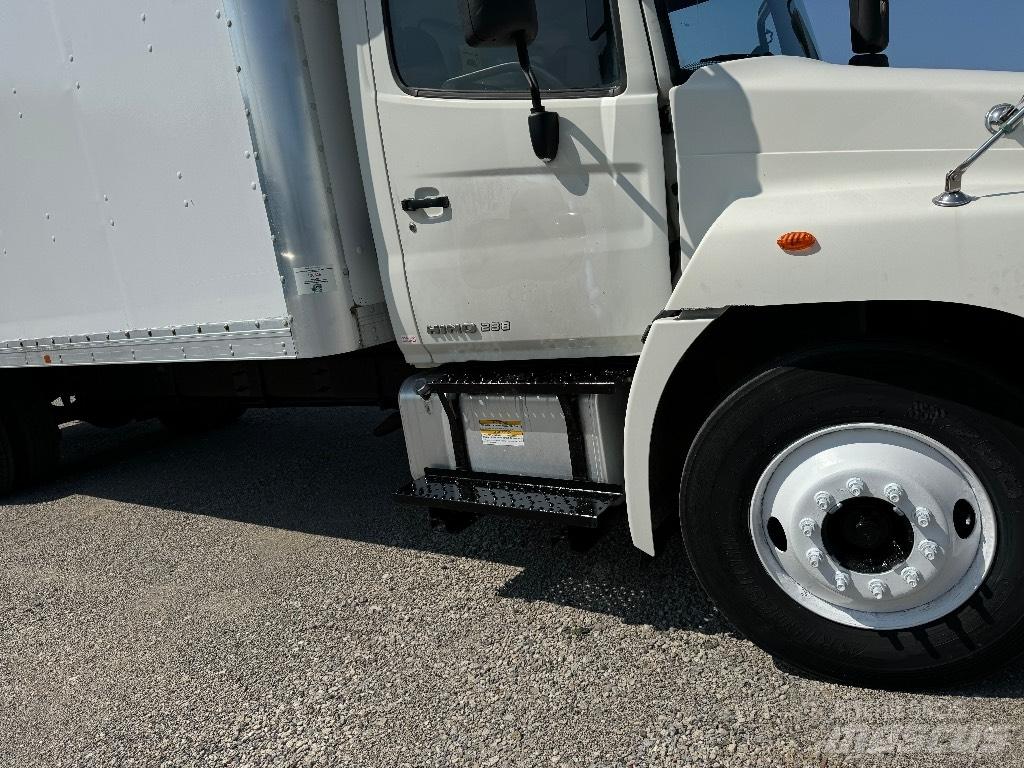 Hino 238 貨箱式卡車