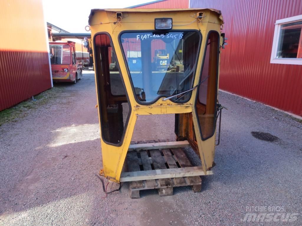 Fiat-Allis 345B 駕駛室與內部