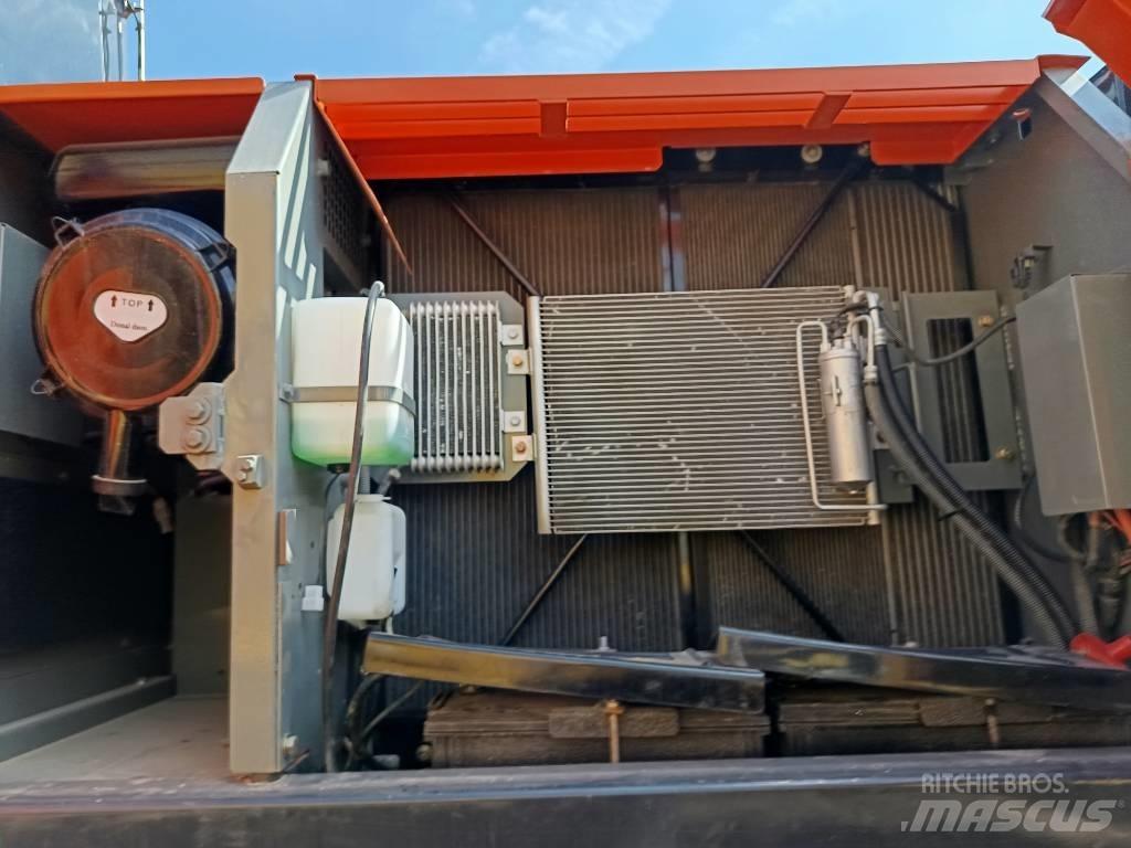 Hitachi ZX 200 履帶式 挖土機/掘鑿機/挖掘機