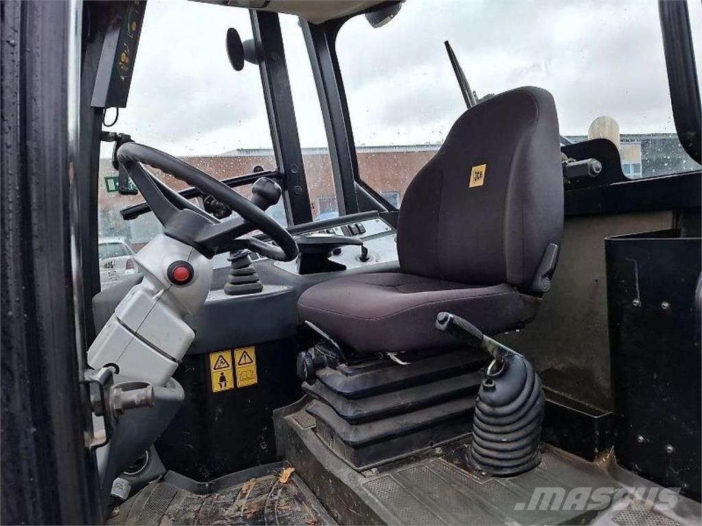 JCB TM 180 農業用伸縮臂裝載機