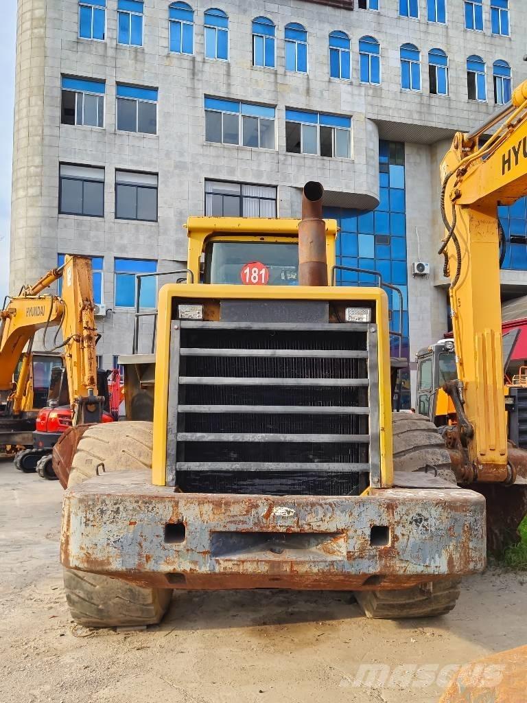 Komatsu WA 500 輪胎式裝載機