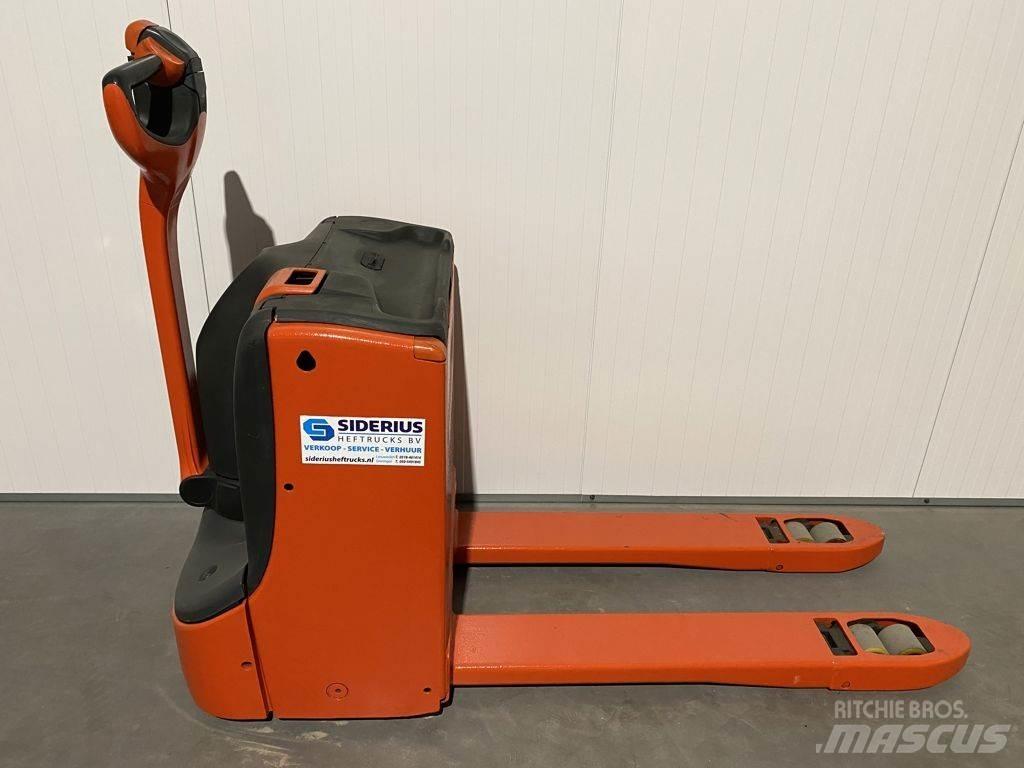Linde T16 手拉式油壓拖板車