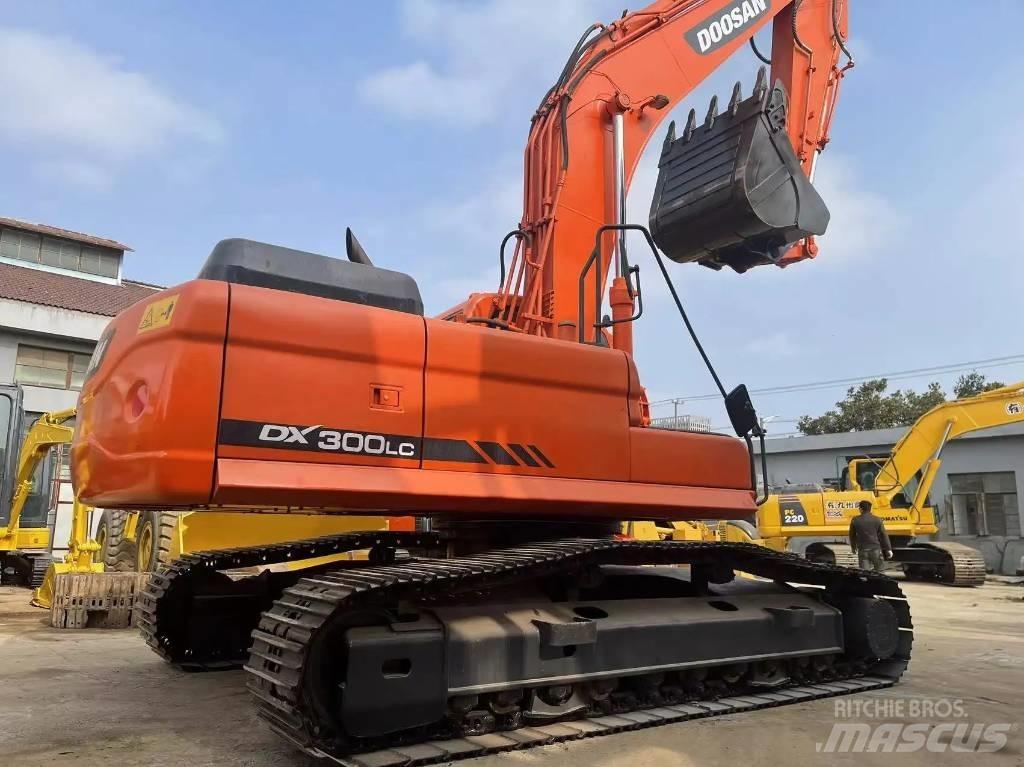 Doosan DX 300 LC 小型挖土機/掘鑿機<7t(小型挖掘機)