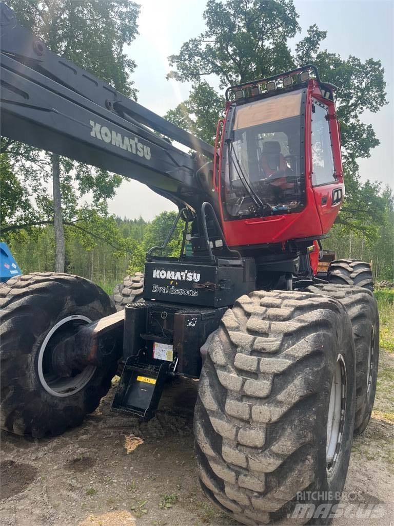 Komatsu 951 收穫機