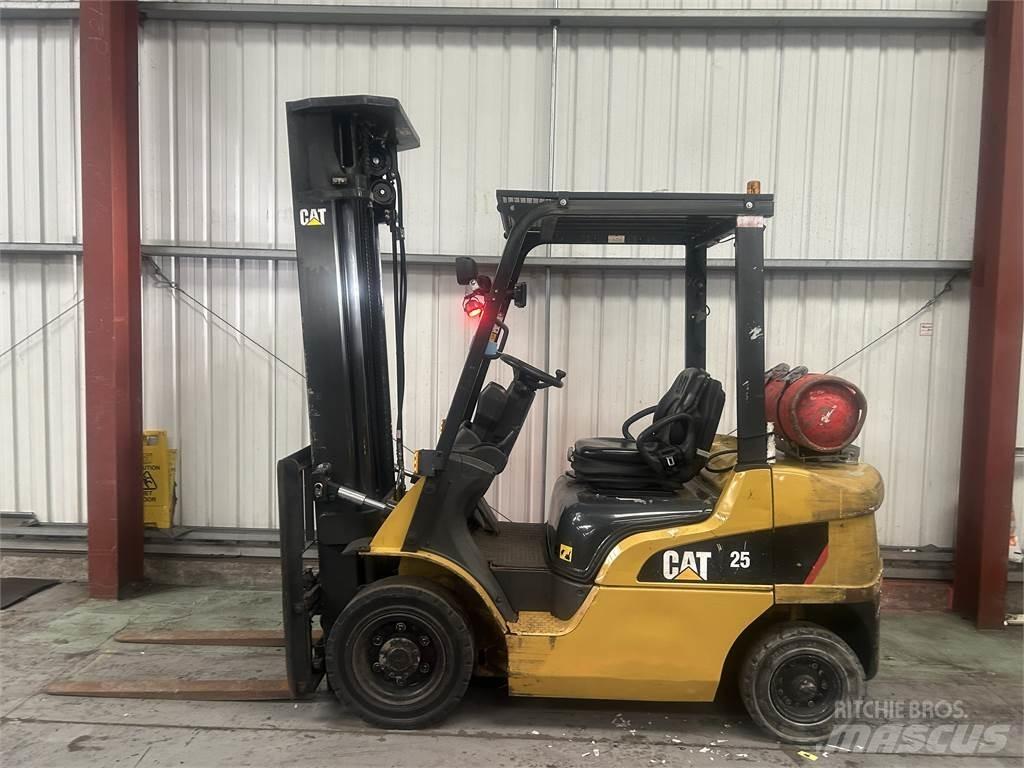 CAT GP25NT 液化石油氣LPG卡車