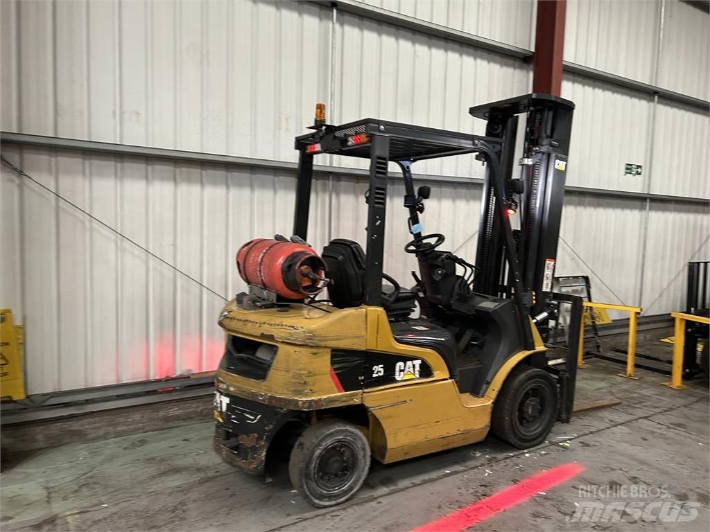CAT GP25NT 液化石油氣LPG卡車
