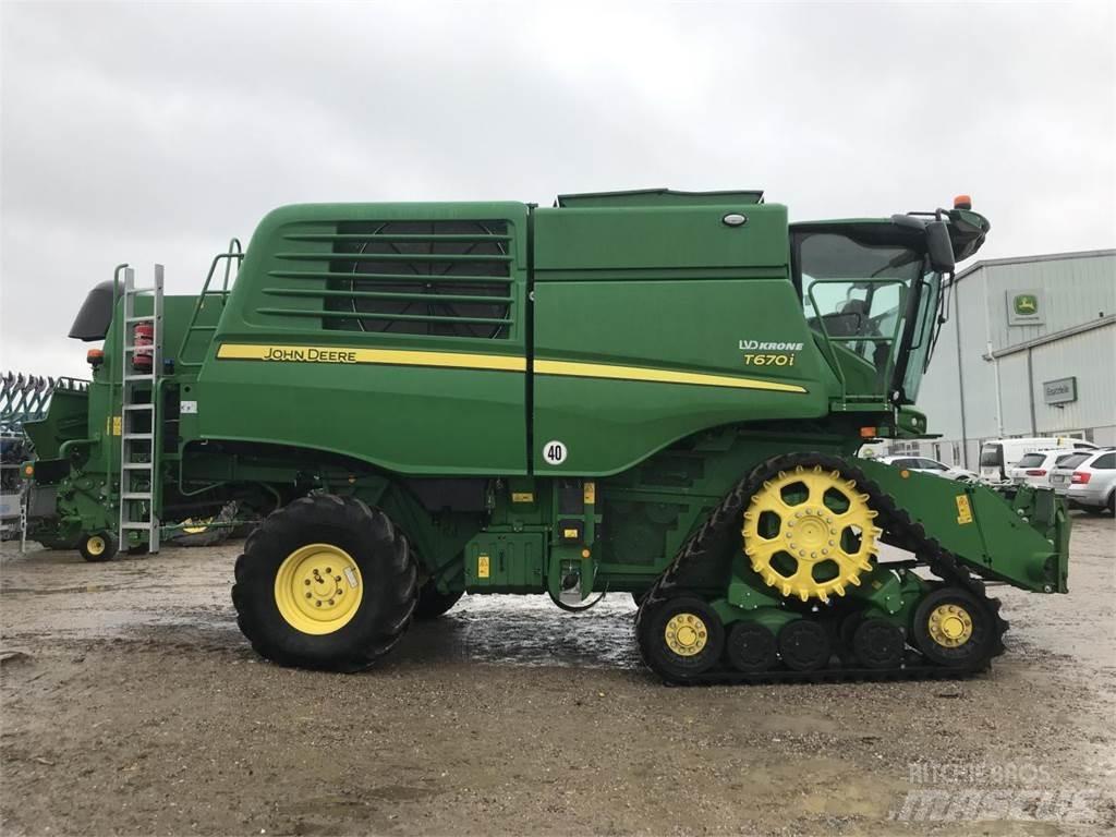 John Deere T670 聯合收穫機