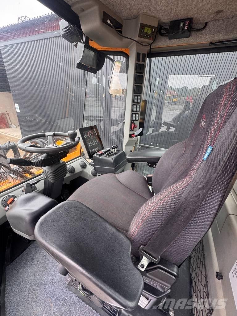 Ljungby L 13 輪胎式裝載機