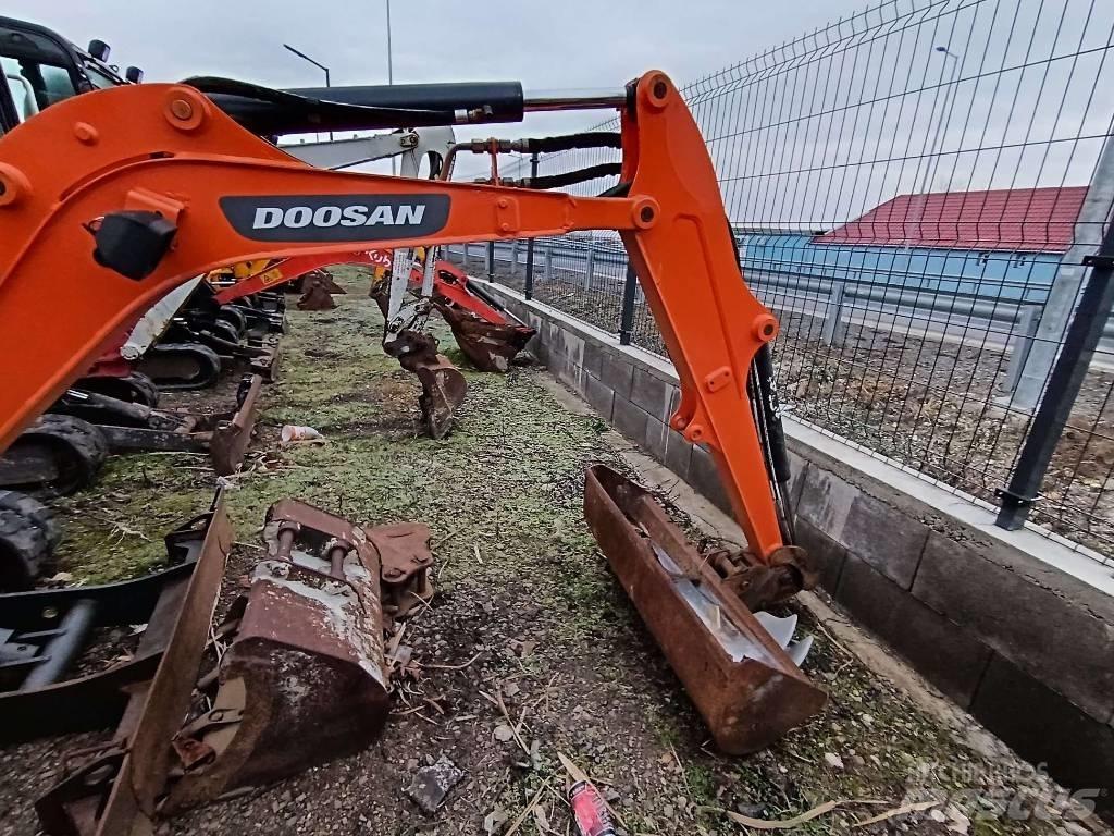 Doosan DX 19 小型挖土機/掘鑿機<7t(小型挖掘機)