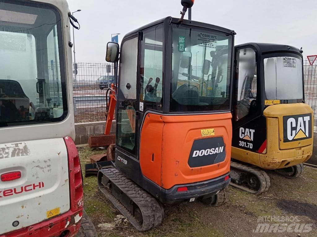 Doosan DX 19 小型挖土機/掘鑿機<7t(小型挖掘機)