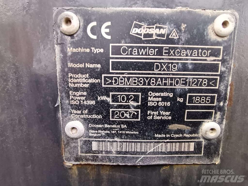 Doosan DX 19 小型挖土機/掘鑿機<7t(小型挖掘機)