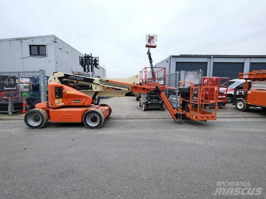 JLG M 450 AJ 曲臂高空作業車