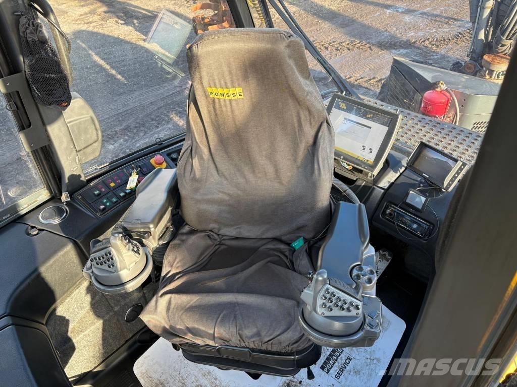 Ponsse Ergo 8W 收穫機