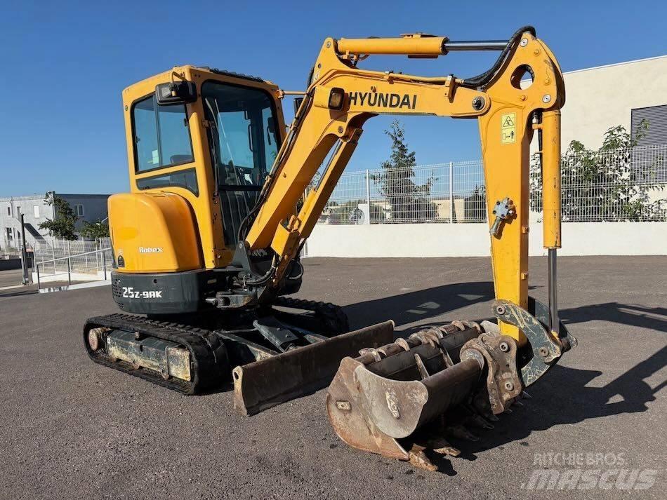 Hyundai R25Z-9 AK 小型挖土機/掘鑿機<7t(小型挖掘機)