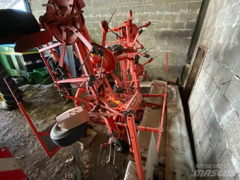 Kuhn Gf7601MH 耙與翻草機