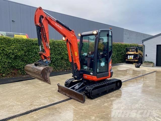 Kubota U 27-4 小型挖土機/掘鑿機<7t(小型挖掘機)