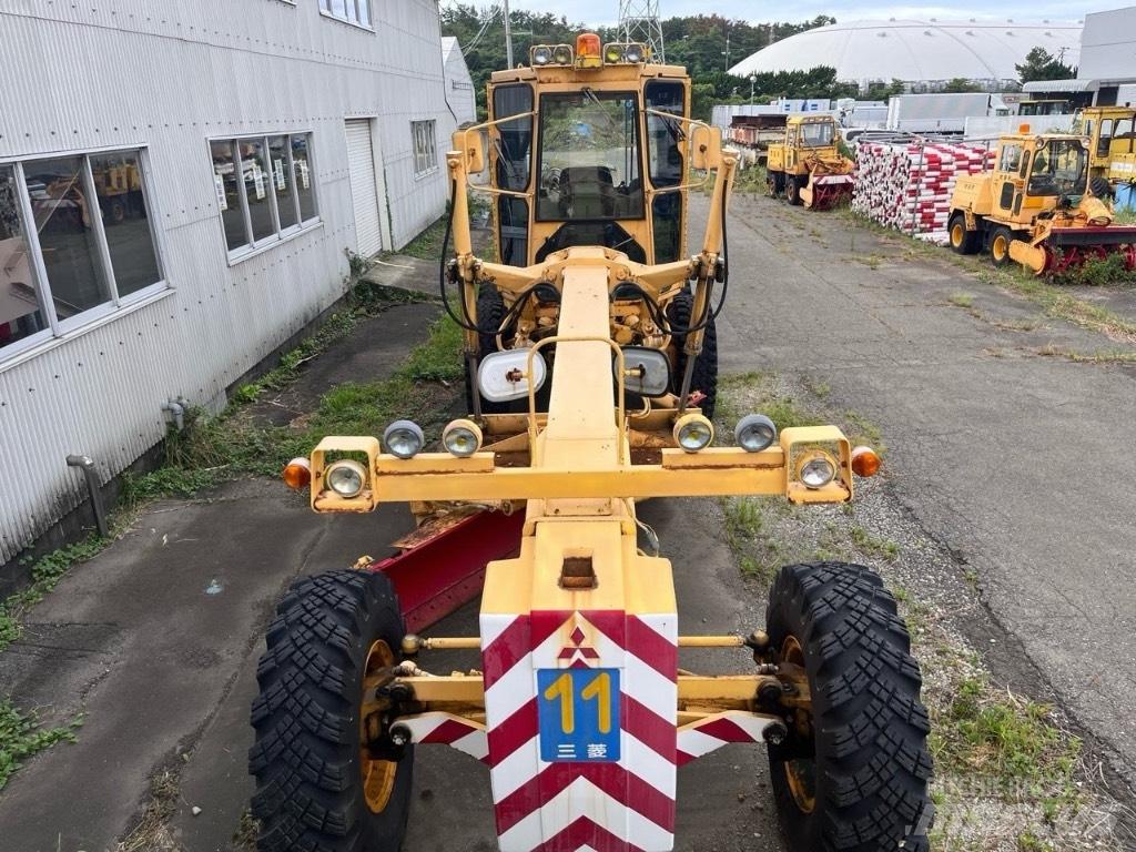 Mitsubishi MG 500 平土機