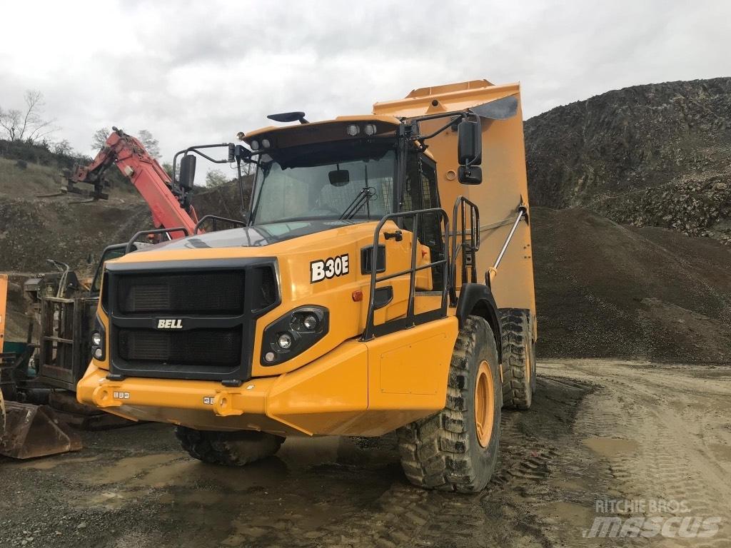 Bell B 30 E 鉸接式起吊車