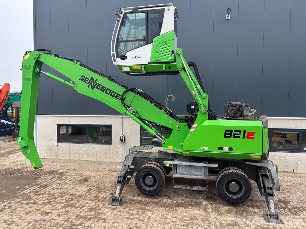 Sennebogen 821 E 廢棄物/工業用操作車
