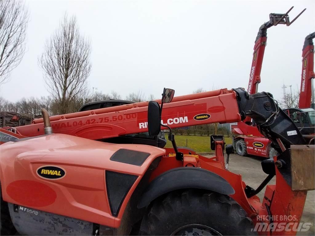Manitou MT1440 伸縮臂操作車