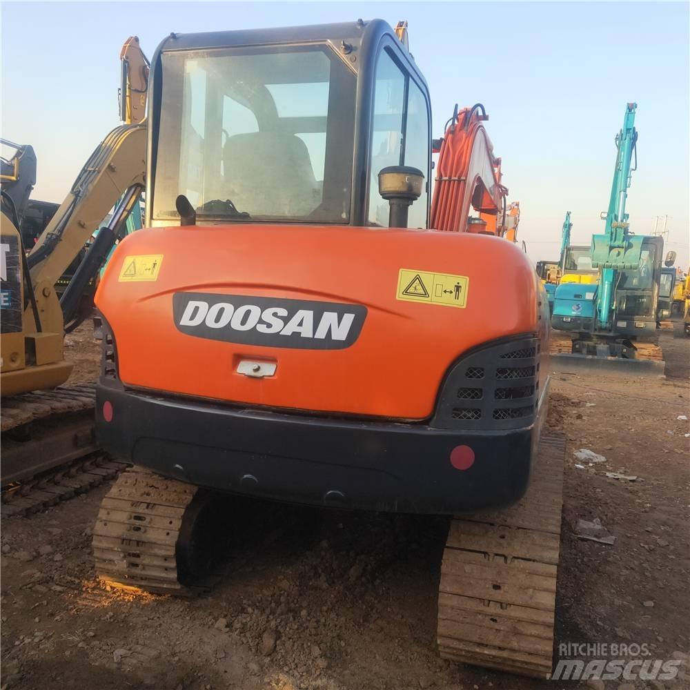 Doosan DH55 小型挖土機/掘鑿機<7t(小型挖掘機)