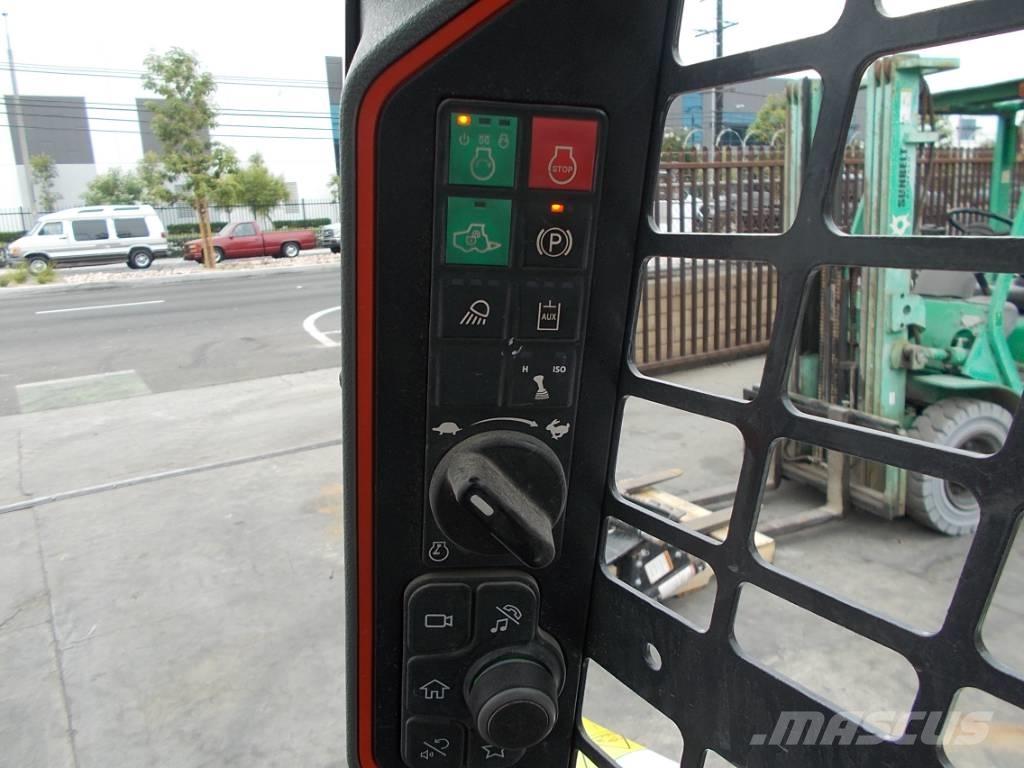 Bobcat S62 滑移轉向裝載機