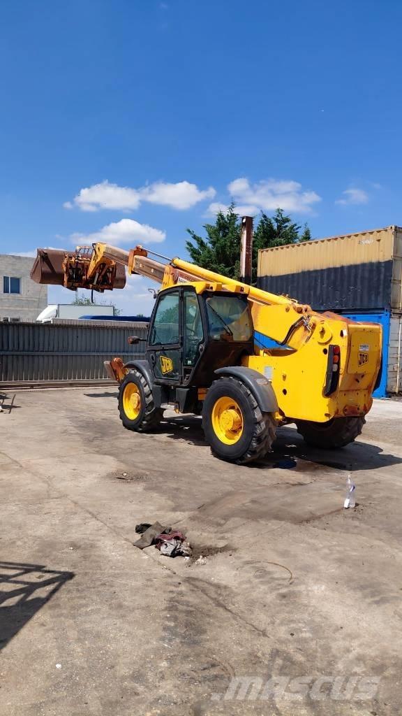 JCB 535-125 伸縮臂操作車