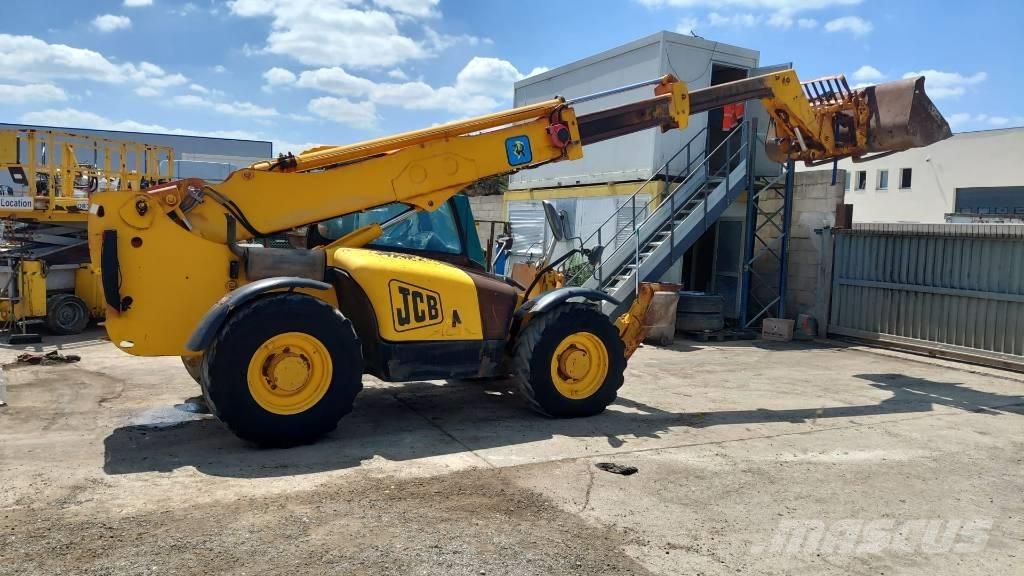 JCB 535-125 伸縮臂操作車
