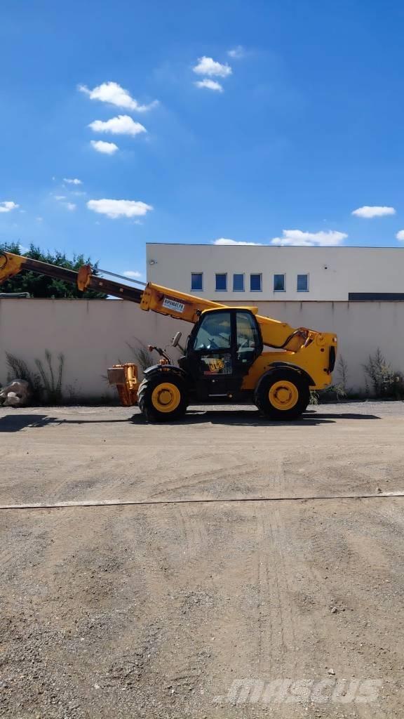 JCB 535-125 伸縮臂操作車