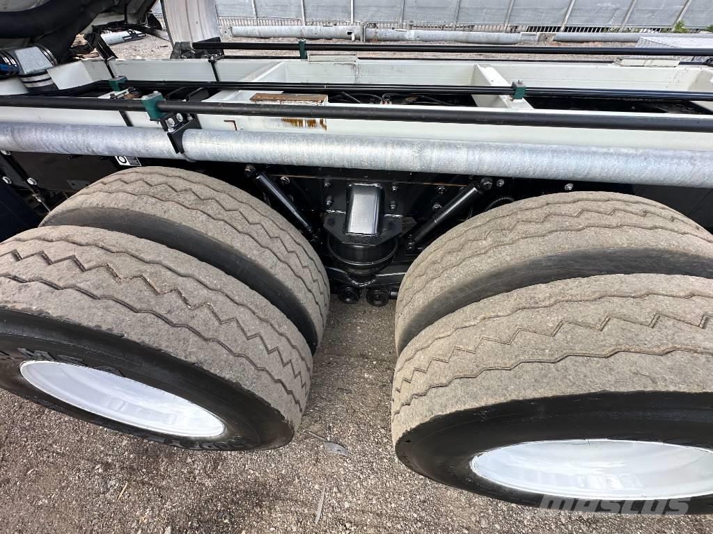 Kenworth T 400 組合/真空油槽車