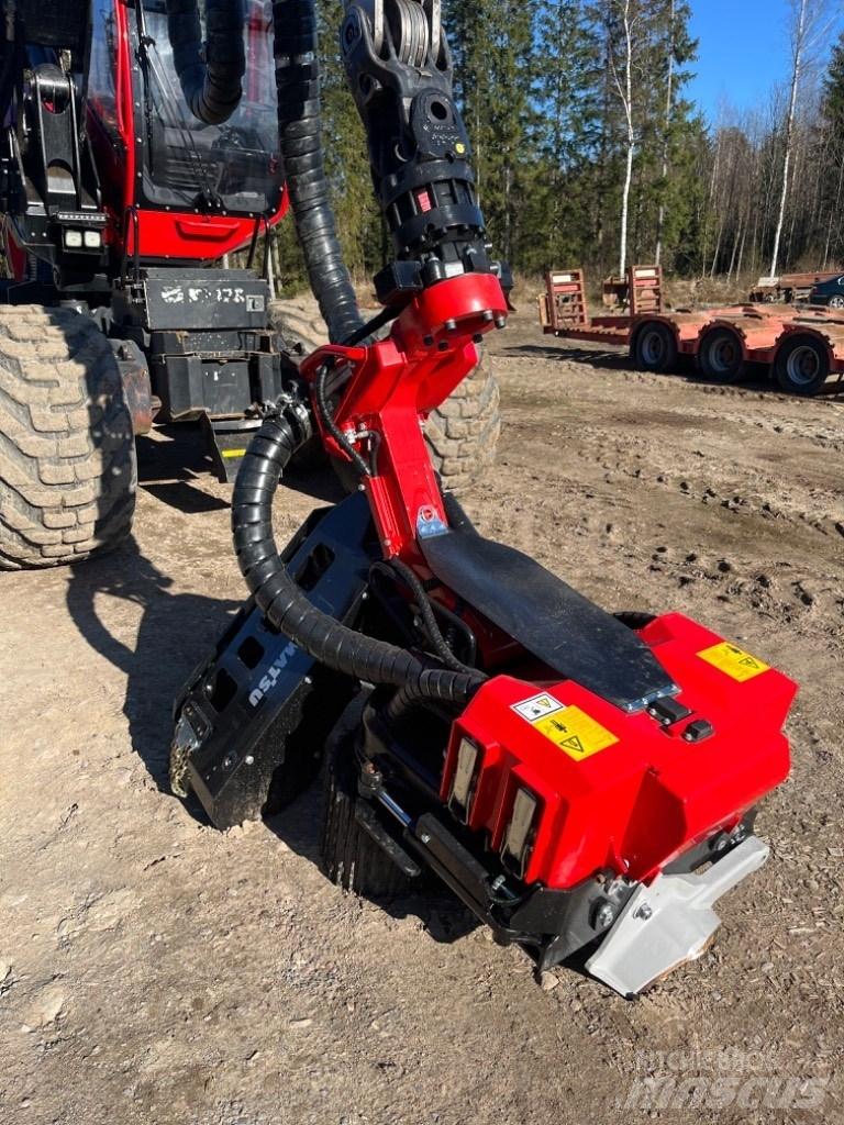 Komatsu 931 XC 收穫機