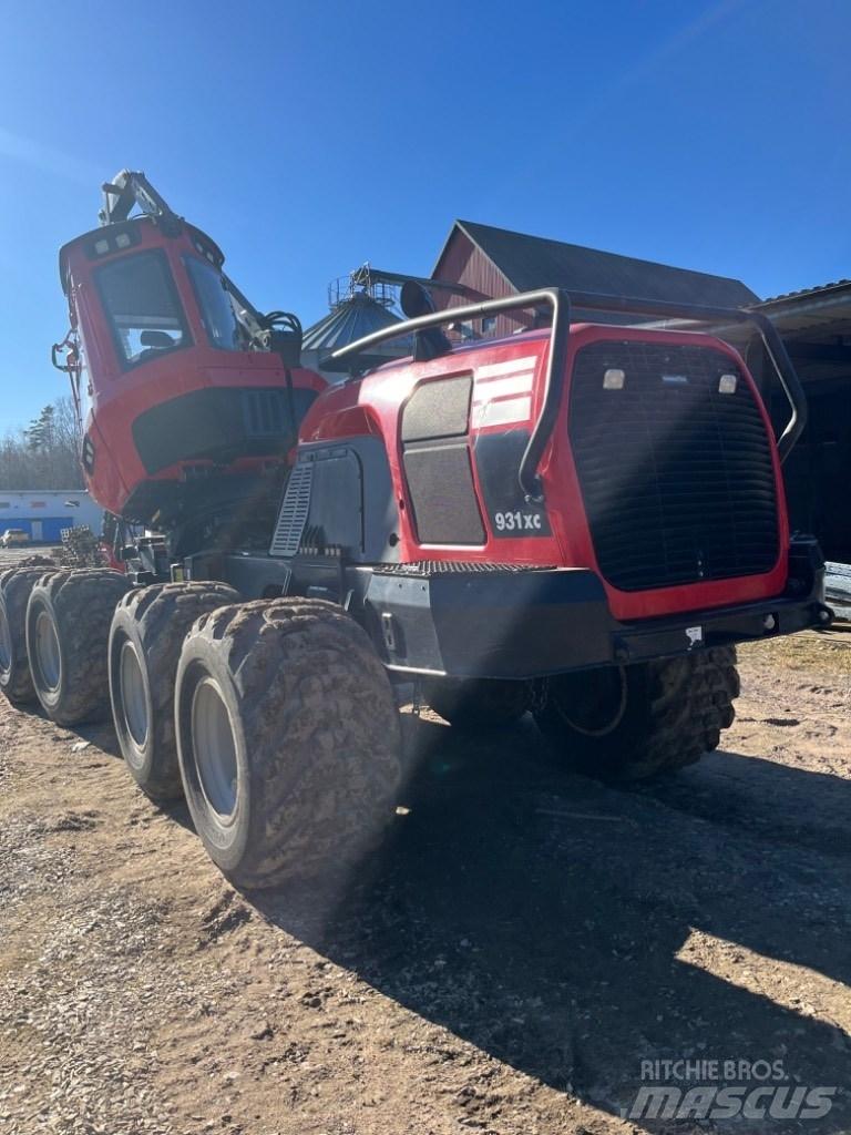 Komatsu 931 XC 收穫機