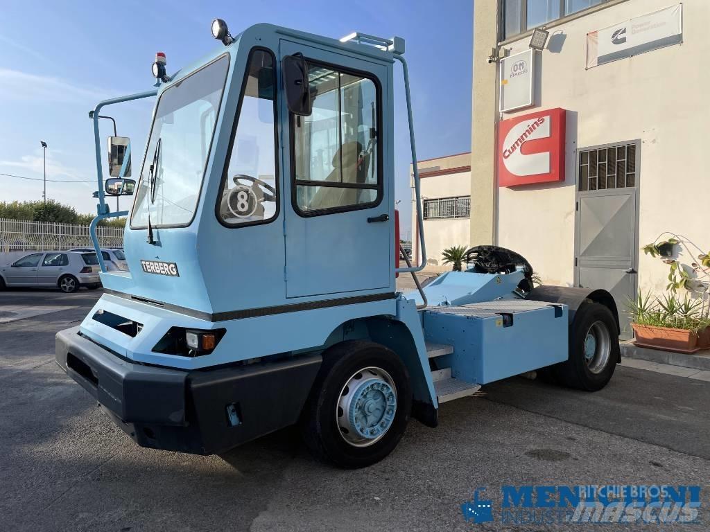 Terberg YT222 終端式曳引機