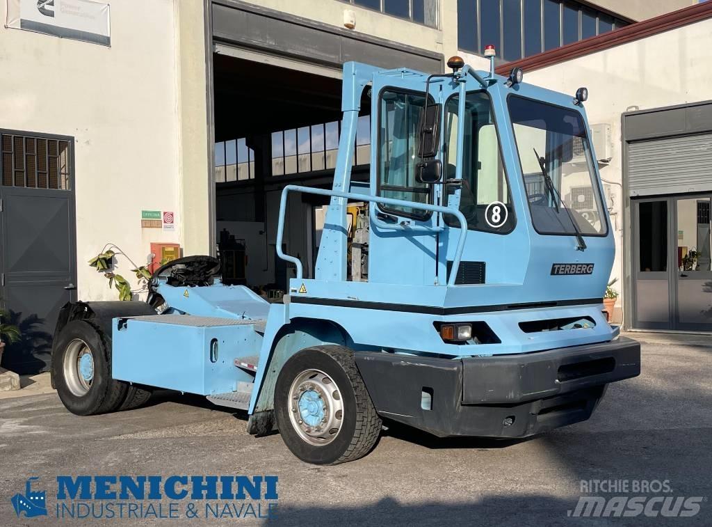 Terberg YT222 終端式曳引機