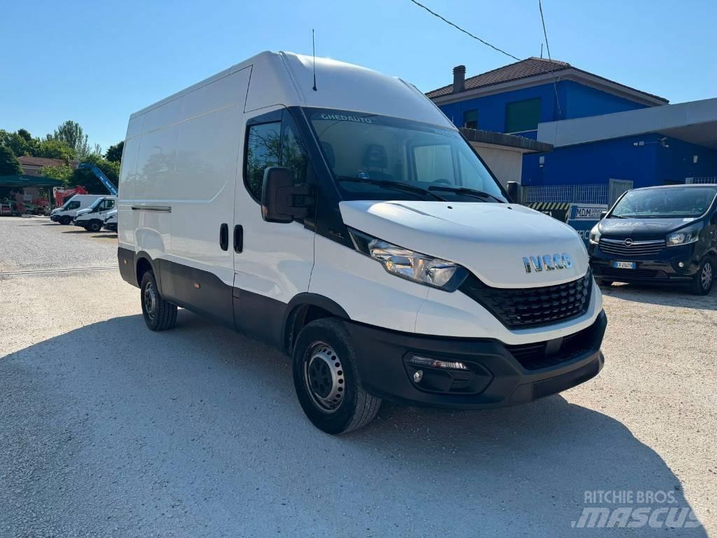 Iveco Daily 35s14 廂式貨物運輸車