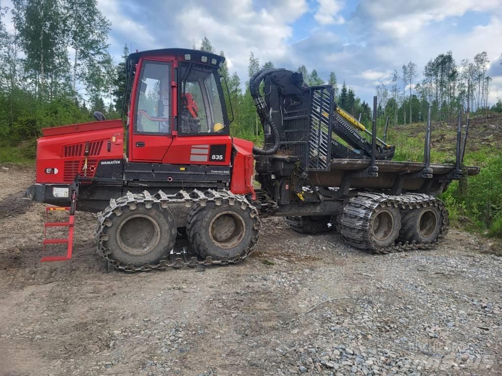Komatsu 835 集運機