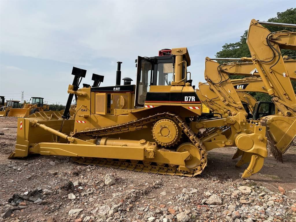 CAT D 7 R 履帶推土機