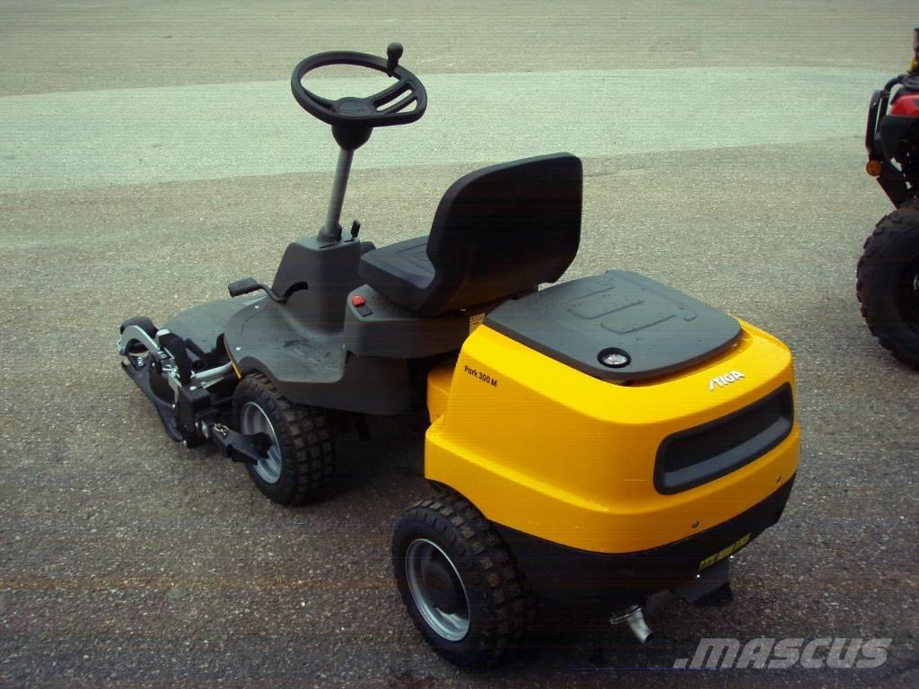 Stiga Park 300 M 騎乘式割草機