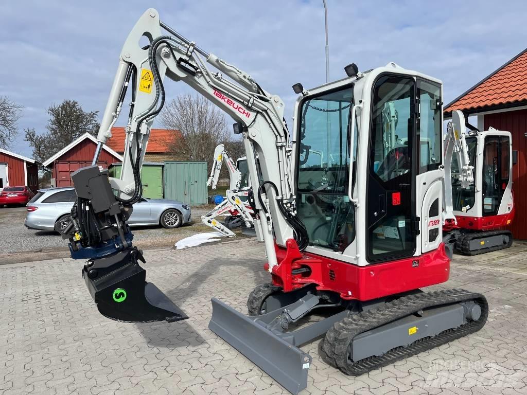 Takeuchi TB325R 小型挖土機/掘鑿機<7t(小型挖掘機)