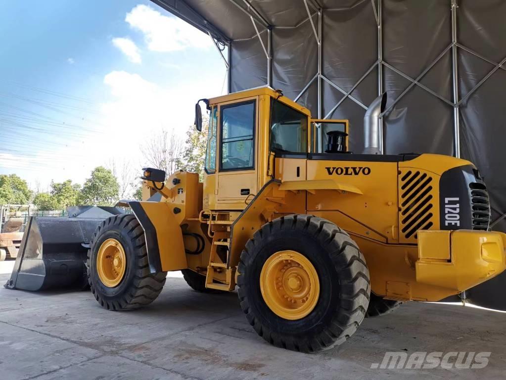 Volvo L 120 E 輪胎式裝載機