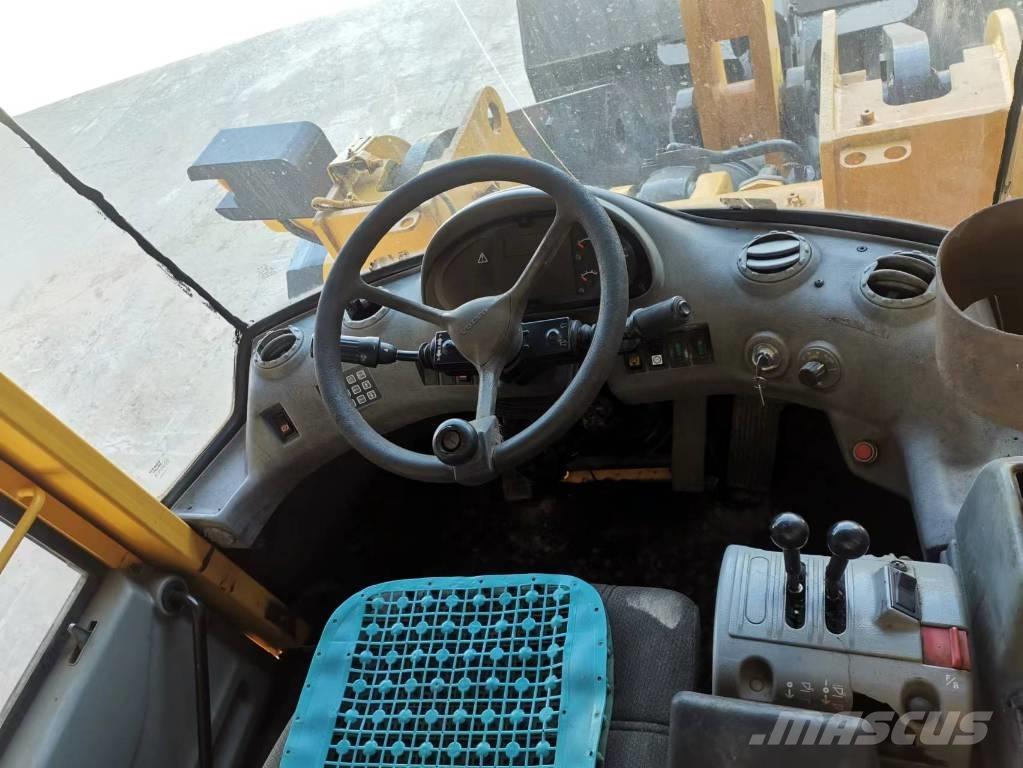 Volvo L 120 E 輪胎式裝載機