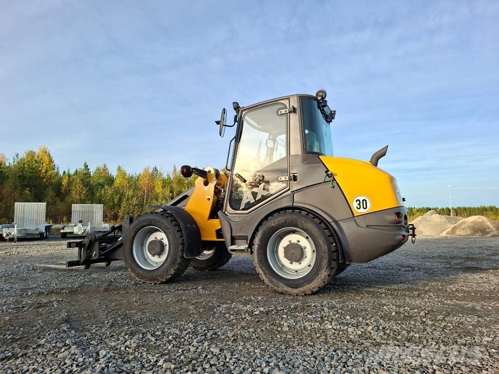 Mecalac AX850-HL 輪胎式裝載機