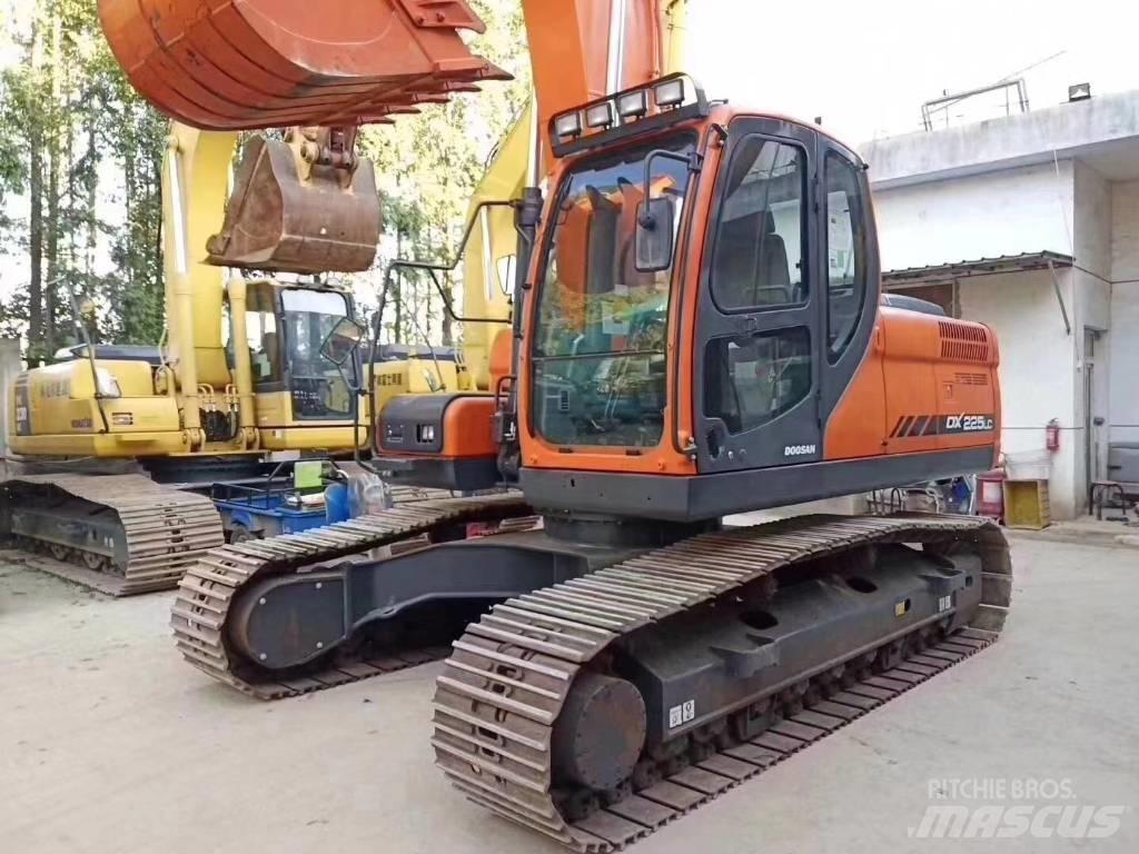 Doosan DX 225 LC 履帶式 挖土機/掘鑿機/挖掘機