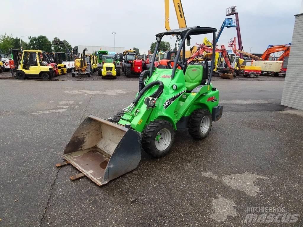 Avant 423 小型裝載機