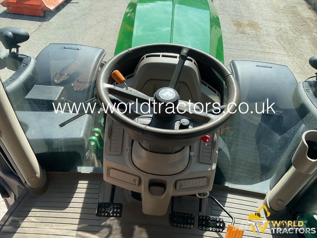 John Deere 6215 R 曳引機